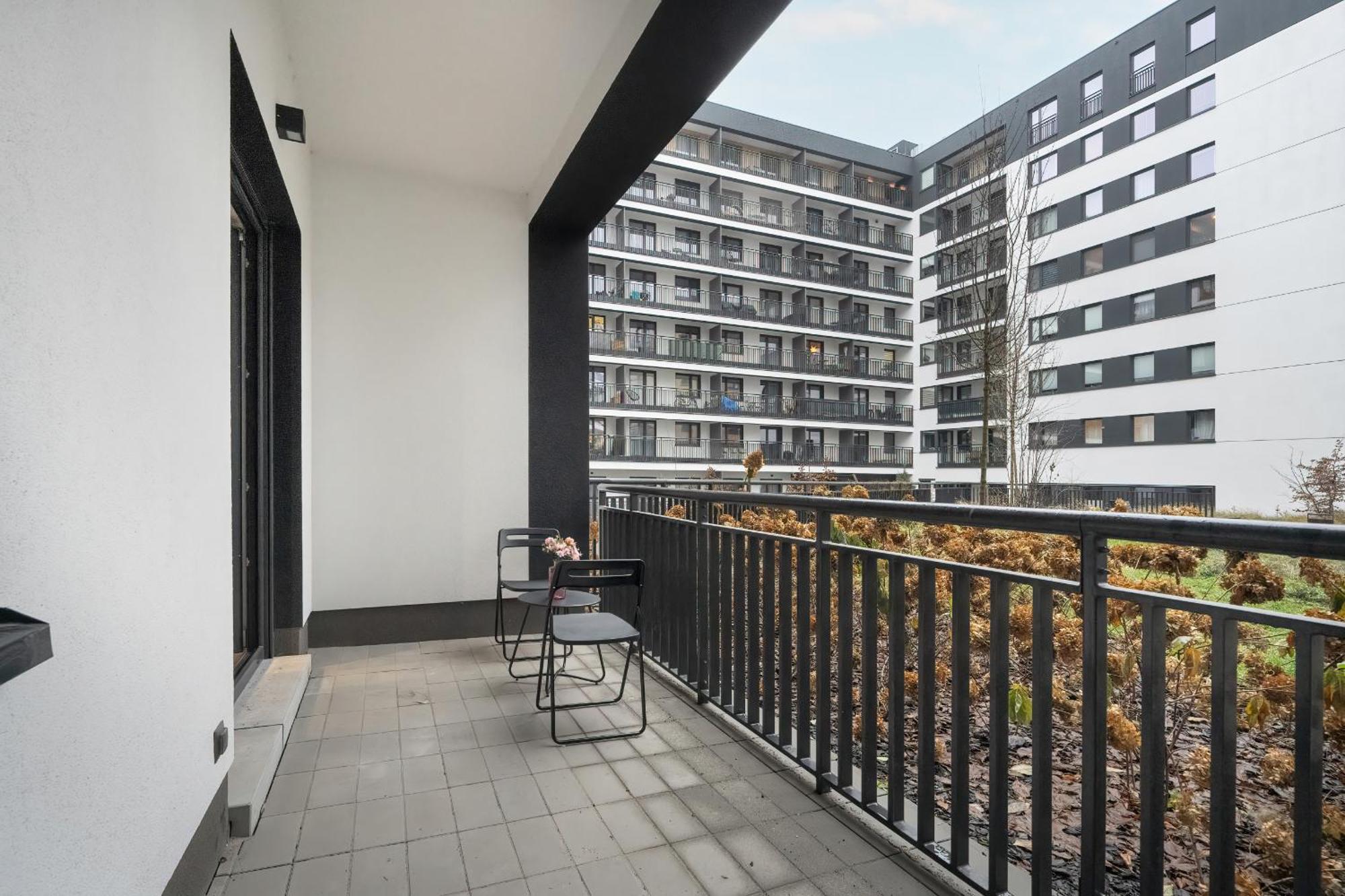 Cozy Studio With Balcony And Free Garage By Noclegi Renters Poznań Exterior foto